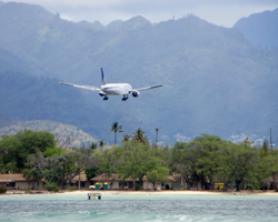 Flights to Hawaii: United Airlines Landing at Honolulu International Airport