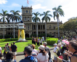 Crowds Gather to Watch Lei Draping for Kamehameha Day