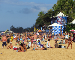Crowd of Thousands at the Billabong Pipe Masters Triple Crown of Surfing
