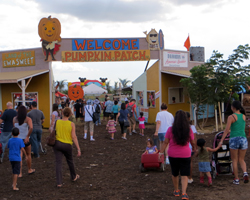 Aloun Farms Pumpkin Patch Entrance