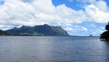 Beachfront Oahu Hotels: View of Kaneohe Bay and Chinaman's Hat Islet from Paradise Bay Resort