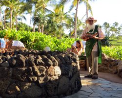 Sunset Storytelling by Uncle at Disney Aulani Resort