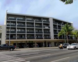 Northwest Waikiki Hotels: Polynesian Plaza