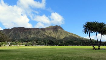 Diamond Head Crater from Kapiolani Park