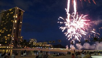 Waikiki Fireworks3 at Hilton Lagoon