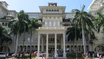 Moana Surf Rider Hotel