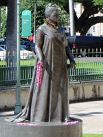 Queen Liliuokalani at the Rear Entrance of the Hawaii State Capitol