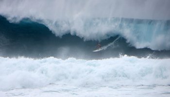 Giant Surf at Waimea Bay, North Shore Oahu