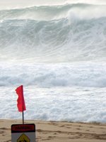 Surfing in Hawaii: Dangerous Shore Break at Pipeline