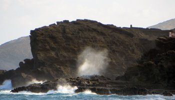 Spectators at Halona Blowhole Lookout
